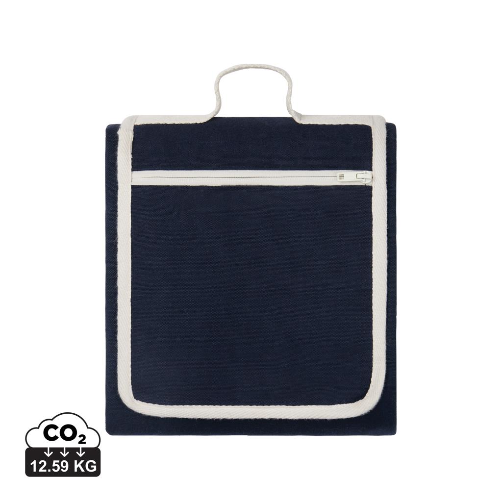 blau, off white