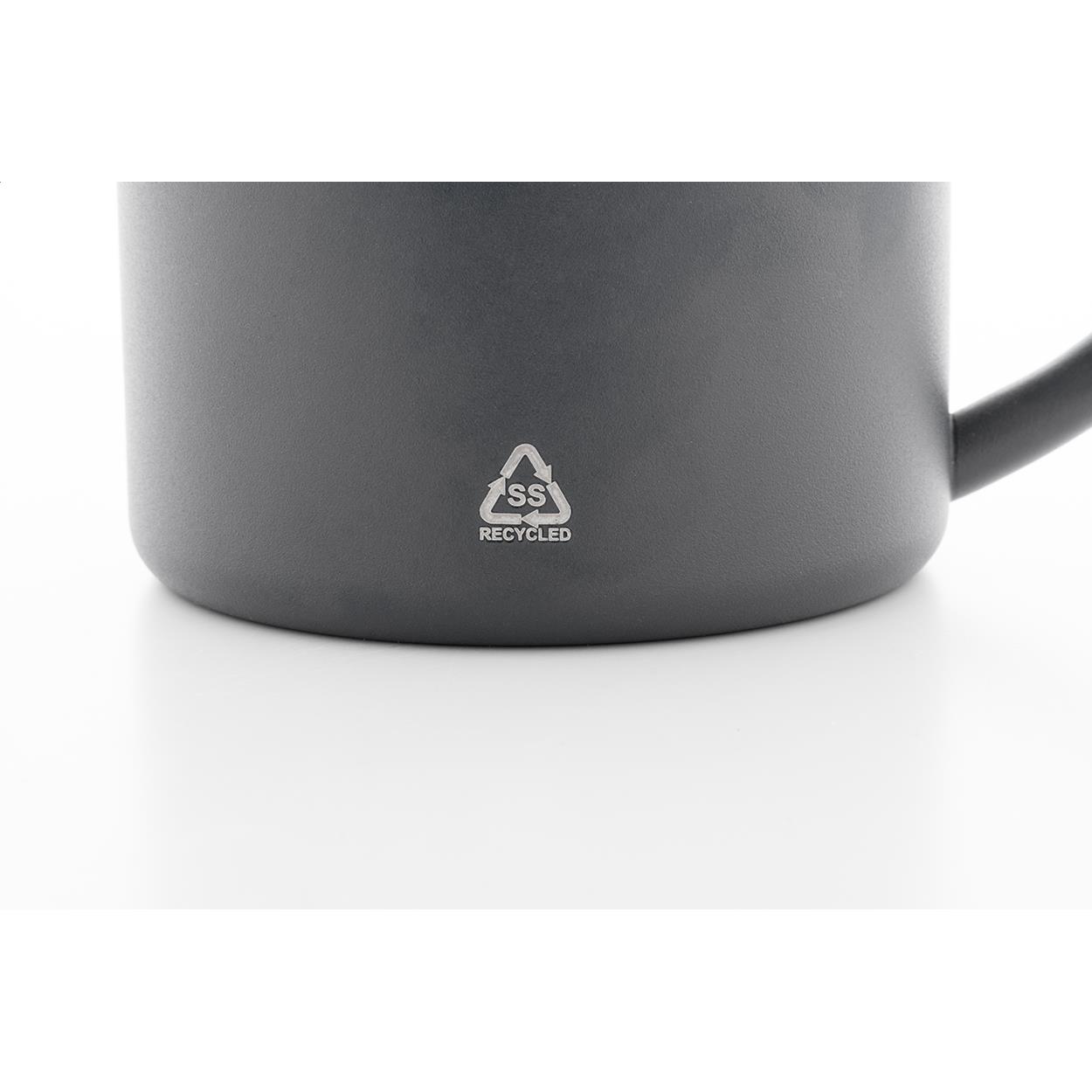 Tasse aus recyceltem Edelstahl